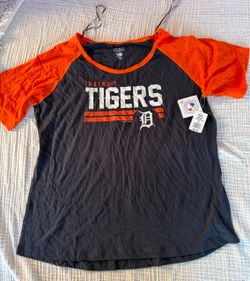 NEW Detroit Tigers Tee Women