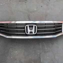 2008-2010 Honda Accord Sedan Complete Grill With Emblem Oem. 