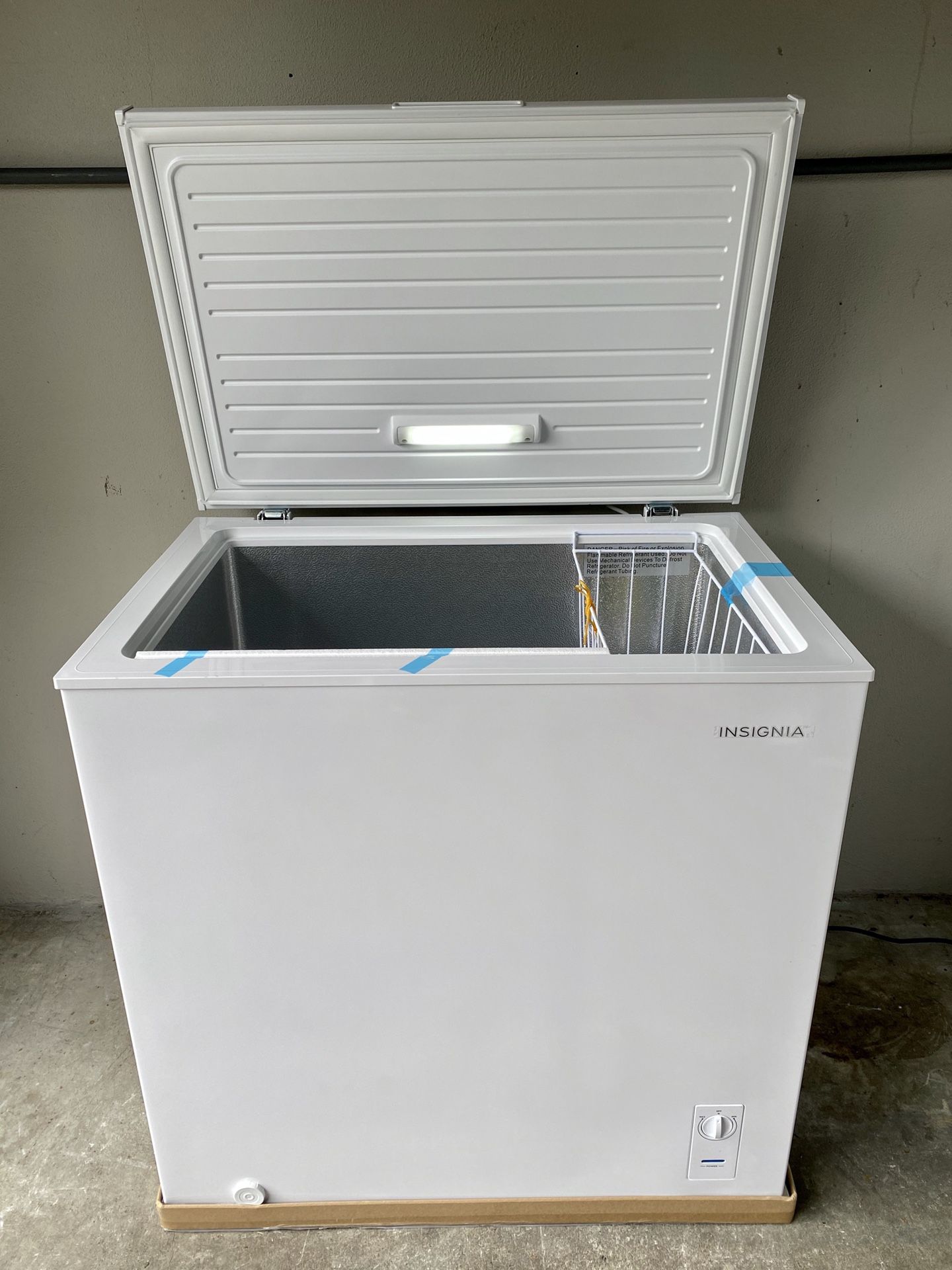 *Never Used* 7.0 Cubic Ft. Deep Chest Freezer
