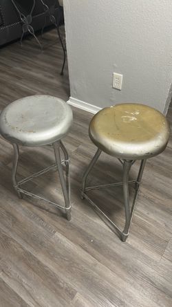 Bar stool