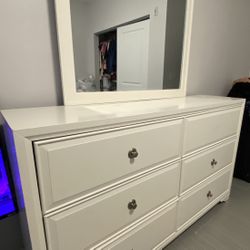 White Bedroom Set 