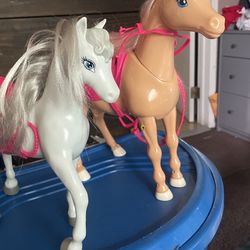 2 Barbie Horses