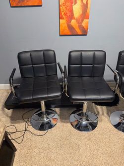 Bar Stools in excellent condition