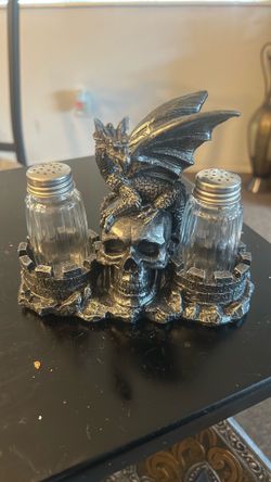 Medieval Dragon On Oversized Skull By Castle Towers Salt Pepper Shakers Holder