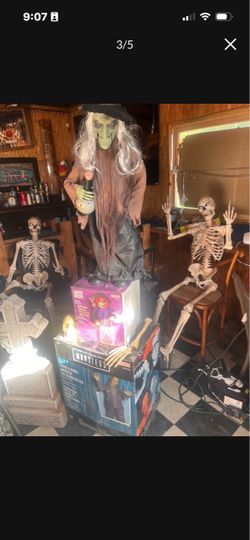 HALLOWEEN 🎃 DECOR  🎃 50% OFF OF WHAT YOU PAY AT STORE! New