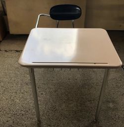 Escritorio/Student Desk