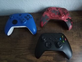 Xbox Series X Controllers