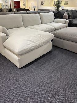 👋 SALE 👋 Brand New ~ Sophie 3pc Sectional | Light Gray