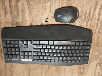 Logitech keyboard and mouse combo k850