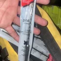  Makita Carbide-Tipped SDS-Plus hammer drill bit.