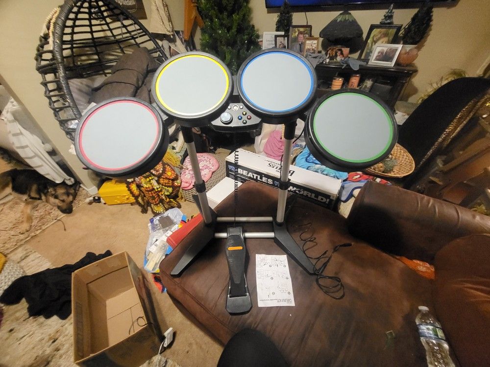 Xbox 360 rockband drum set with foot pedal
Great condition
Working Perfectly