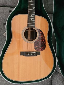 Martin D-18 Dreadnought Acoustic Guitar - Mint Condition + Hardshell Case