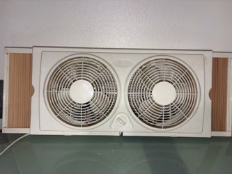 Dual window fan