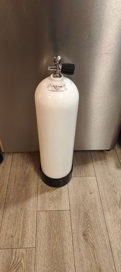 Scuba Diving Tank 80 cubic feet 3000 psi brand Catalina