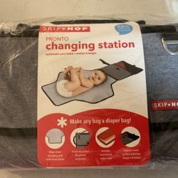 Skip Hop Pronto Changing Station