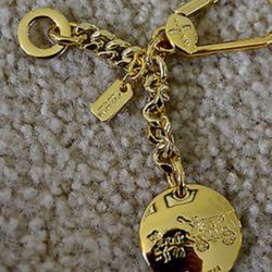 BRAND NEW Coach Metal Logo Charm Key Fob ring keychain 63661 BRAND NEW COACH METAL LOGO CHARM Guaranteed 100% New & Authentic Metal Gold tone