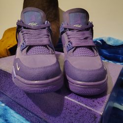 Jordan retro 4 purple