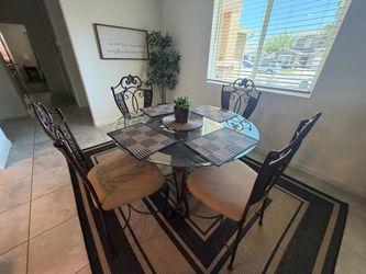 Dinning Room Table and Chairs