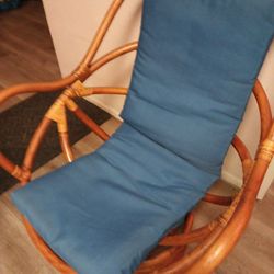 Beautiful Wicker Revolving Chair 