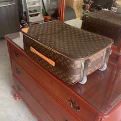 Louis Vuitton Luxury Luggage Bag