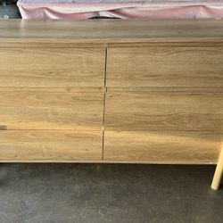 Dresser with 6 Large Storage Space