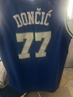 Luka doncic retro Dallas jersey