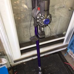 Very Nice Dyson V6 Animal Battery Operated With Charger And Attachments Vacuum Only $150