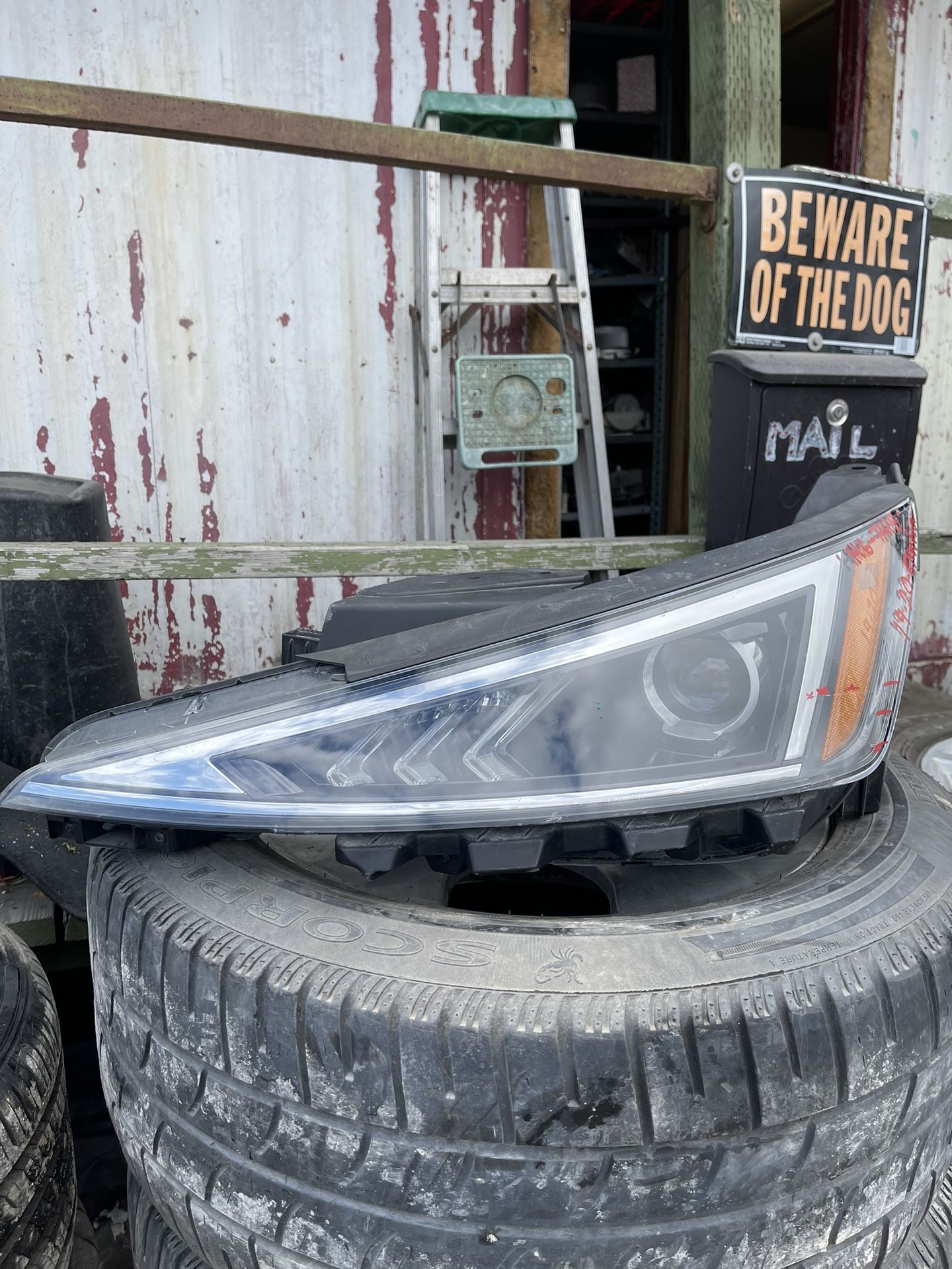 2019 2020 Hyundai Elantra Headlight Headlamp Lh Left Driver Side Used OEM Not Insurance Quality 