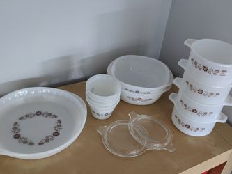 Update!! Milk Glass / Dynaware PyroRey Brown Daisy Vintage Dishes in San Fernando 91340