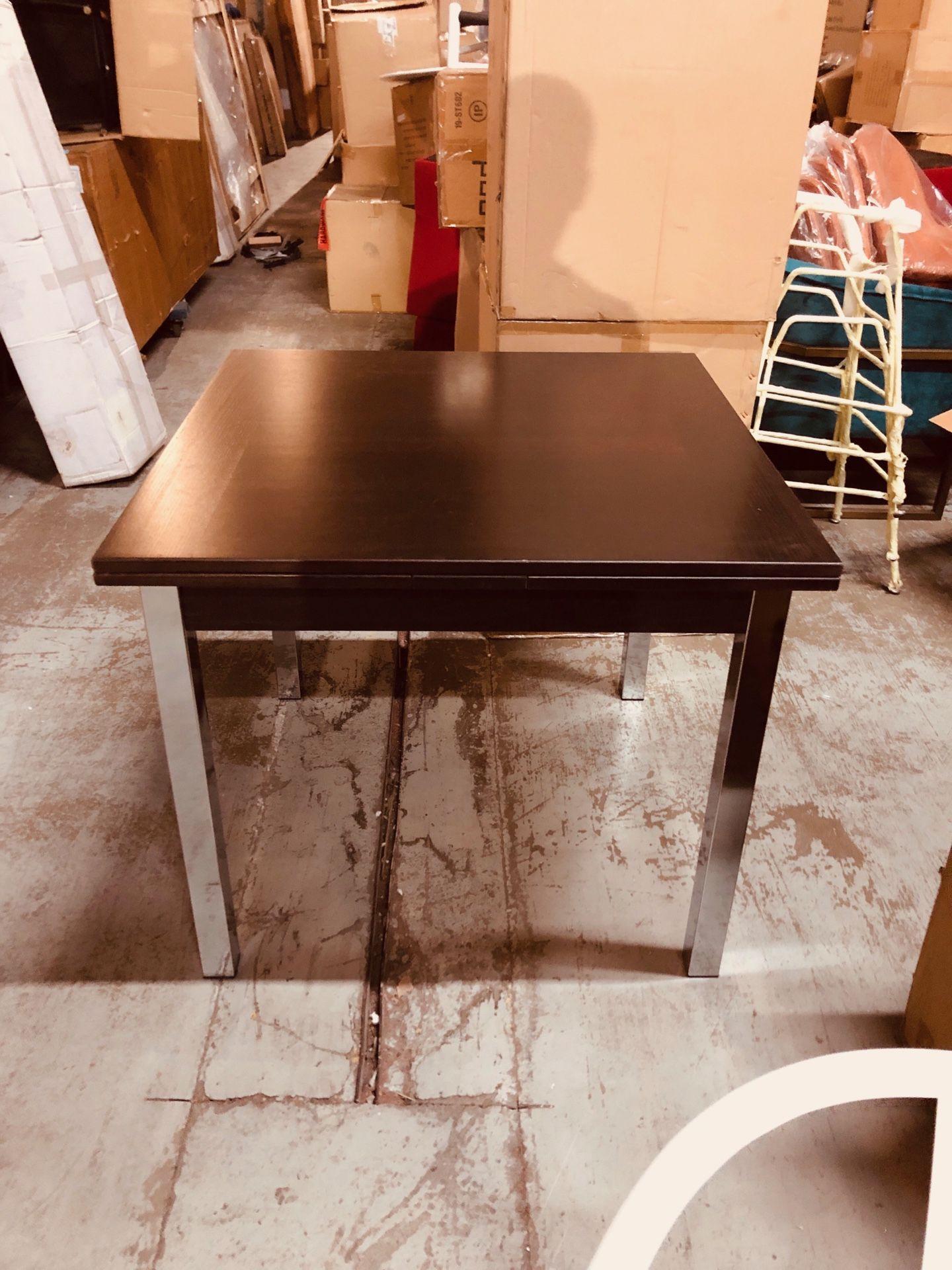 Brand new modern expandable dining table