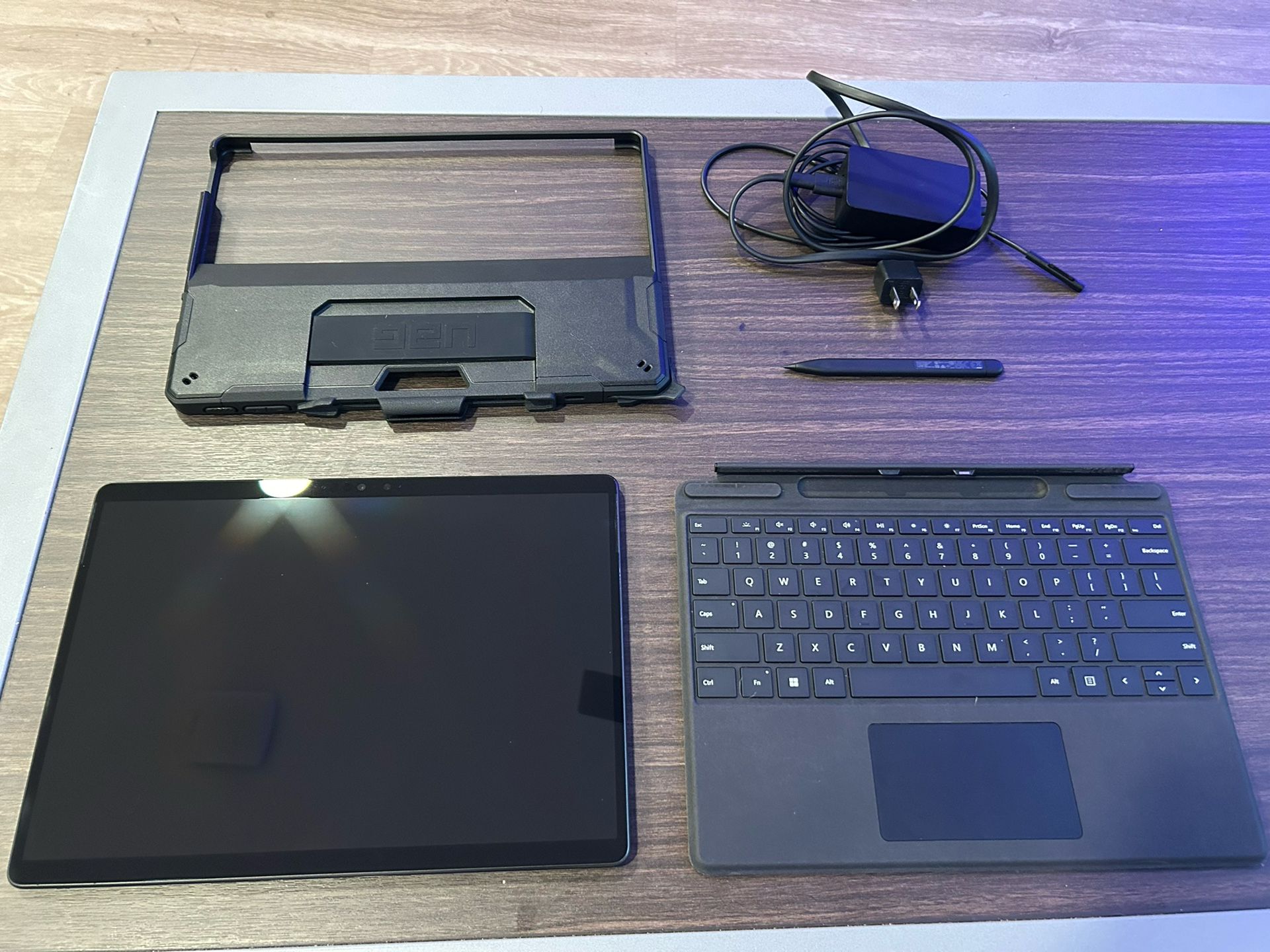 Surface Pro 9: 256GB Storage, 8RAM, i5 12th generation, graphite