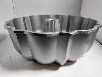 Nordic Ware 12 Cups Metal Bundt Pan