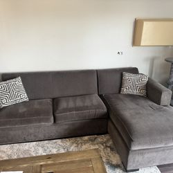 Couch With Chaise 