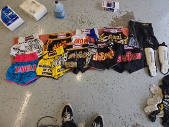 Small Kickboxing Shorts And Pads