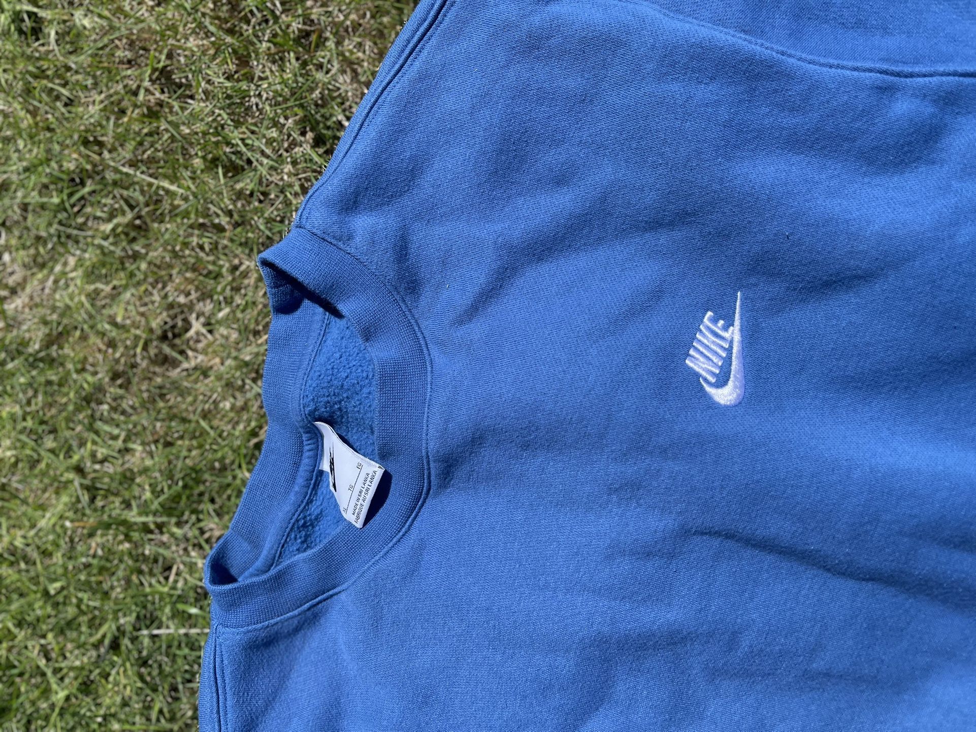 Nike Pull Over Sweater New With No Tags XL