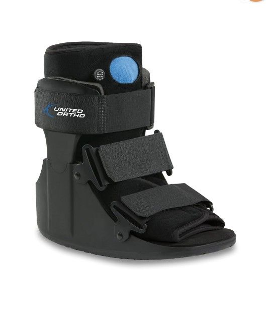New Orthopedic Boot Size Small, Adult, In Irving. See Description