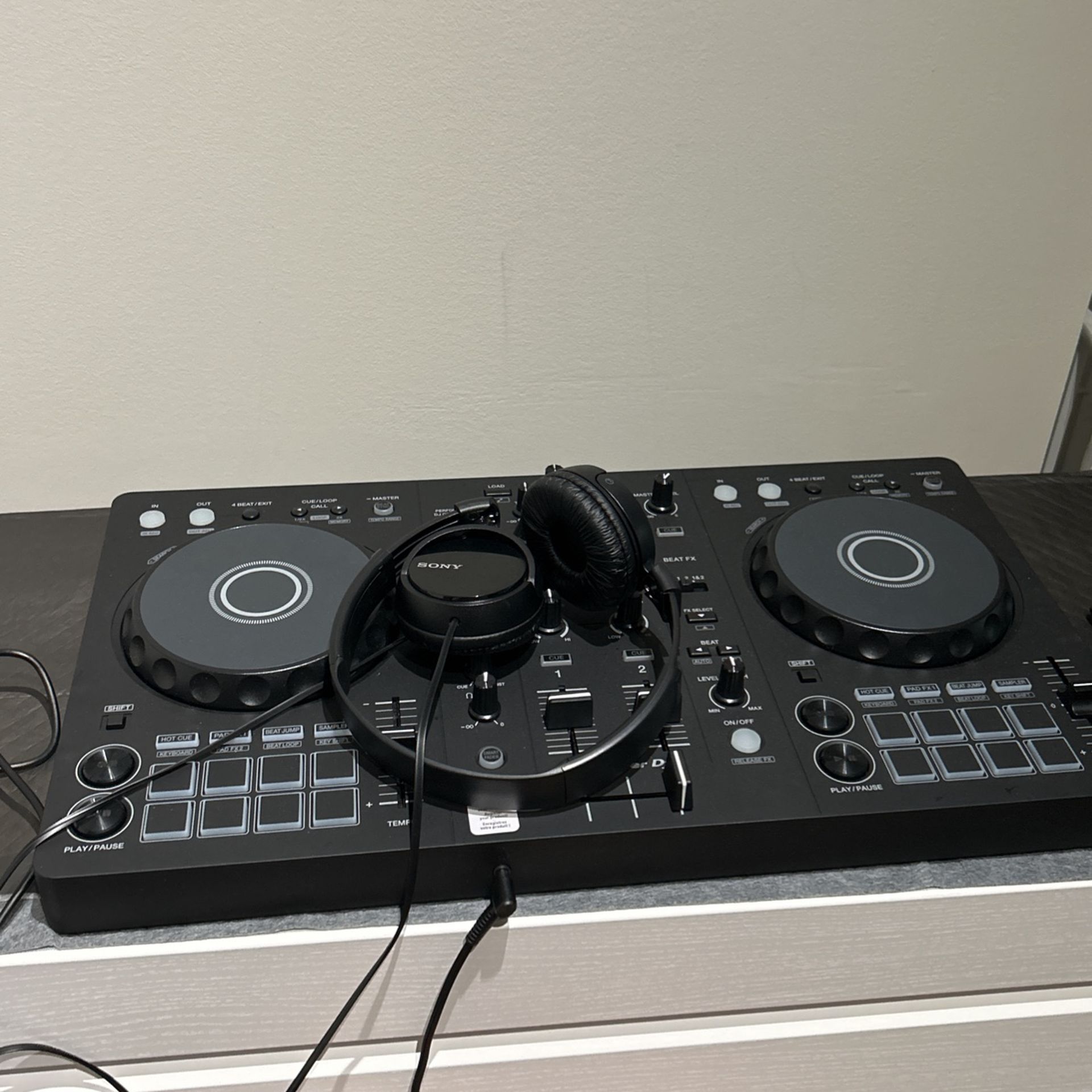 Brand New DDJ-FLX4 Controller