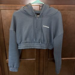 Alphalete Classic Capital Crop Hoodie – XS – Whale Blue