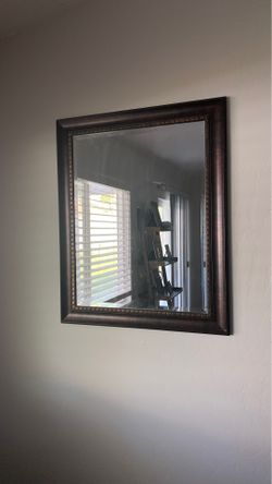 Wall mirror