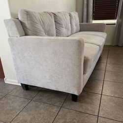 Pretty Much Brand New No Rips Or Tears Or Stains Need Gone Don’t Have The Space Got A Bigger Couch
