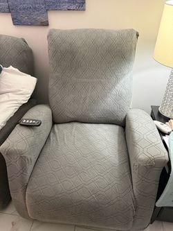 Zero gravity recliner