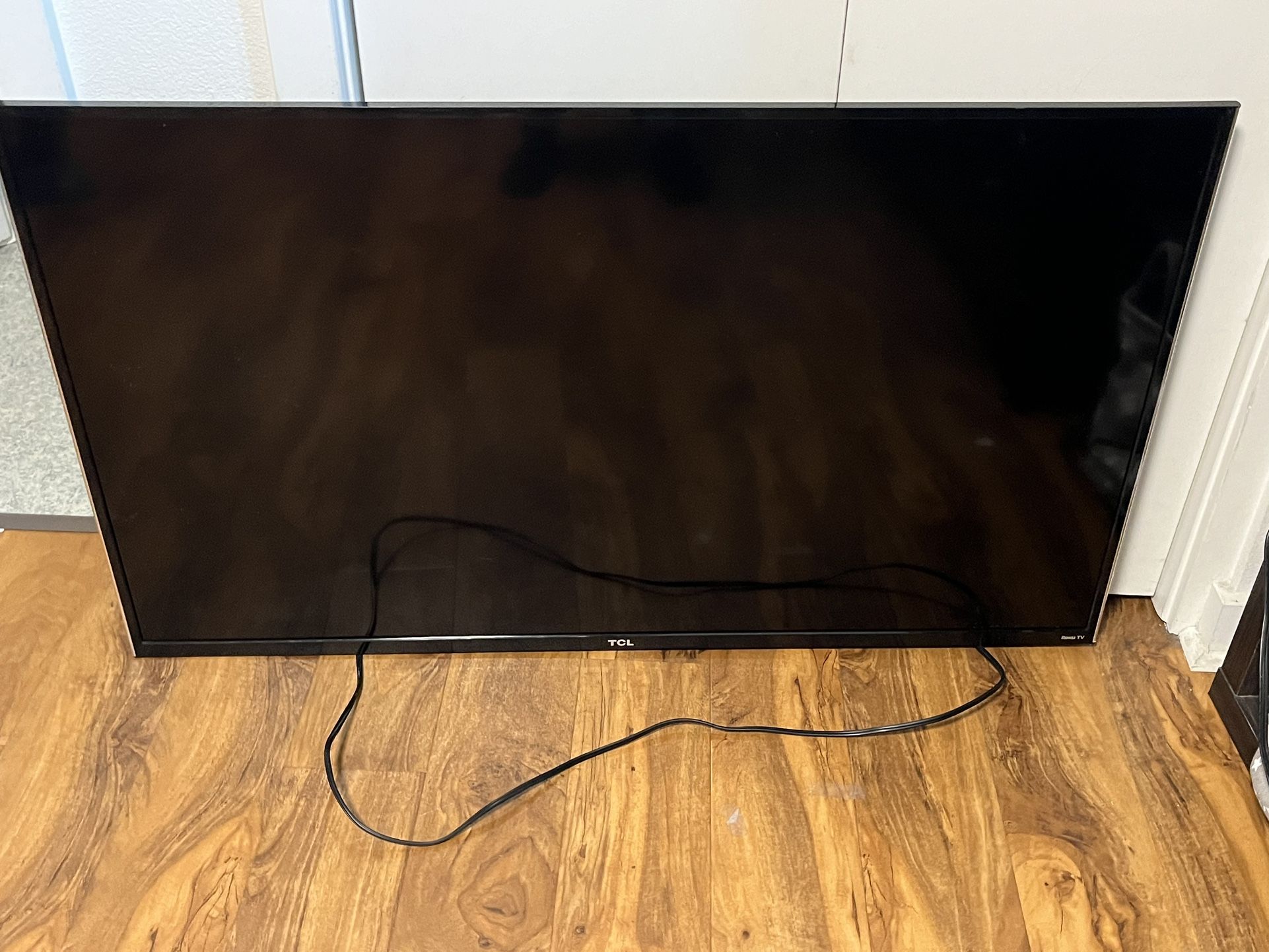 43” TV (tcl Roku)