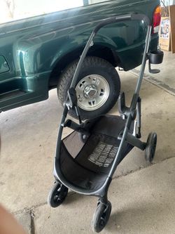 Pivot suit stroller