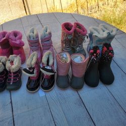 Girls Snow Boots Toddler Size 6 (See Description)