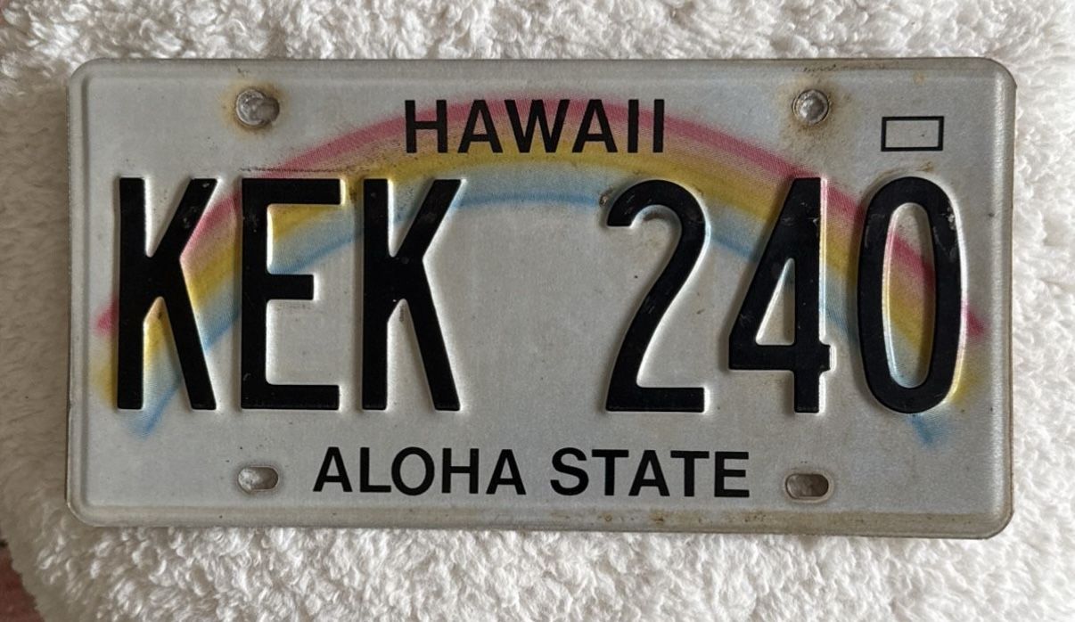 Hawaii License plates (2)