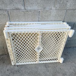 8- panel play yard