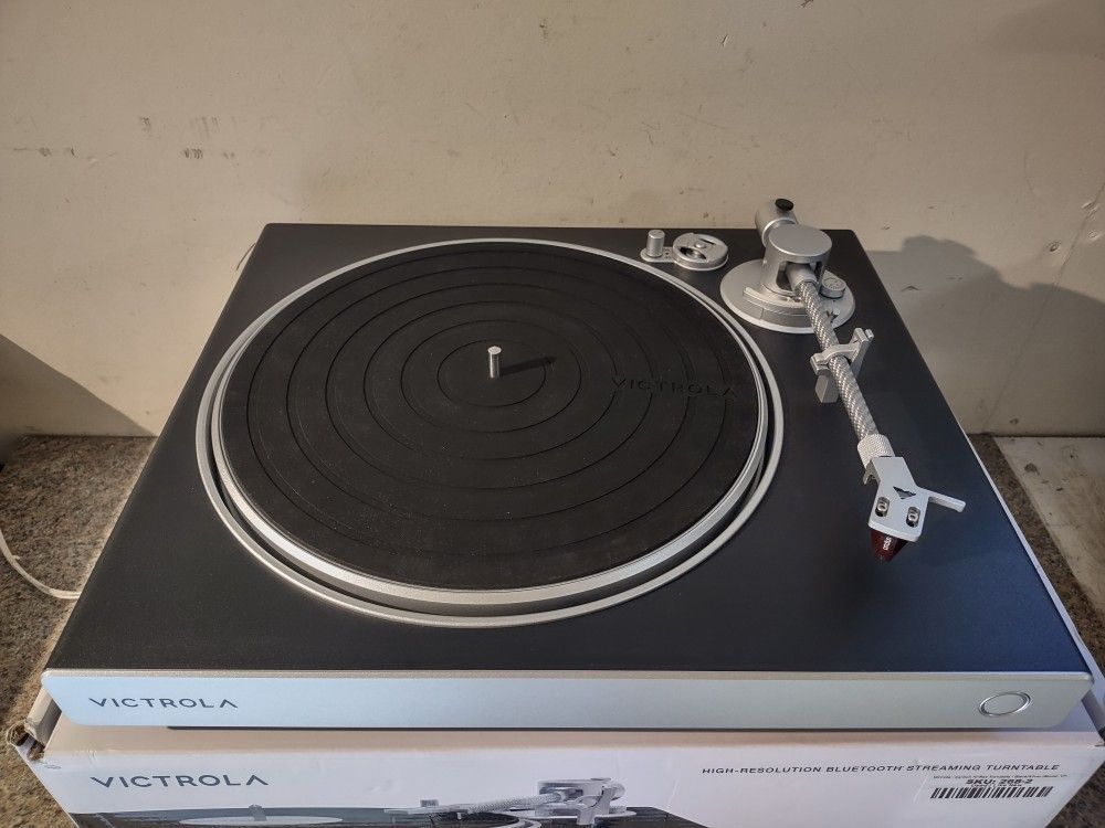 Bluetooth High End Turntable, Practically New