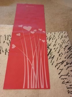 Gaiam Yoga Mat, 68"LX24"W, Lightweight Yoga Mat Non-Slip Texture