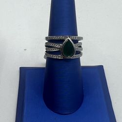 Woman’s white gold ring