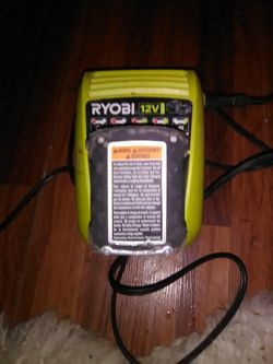 12 volt lithium ion battery with charger CB120L 15 Wh